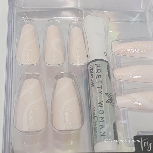 Pretty Woman Faux Nails 24 pack NIP - Picture 4 of 5